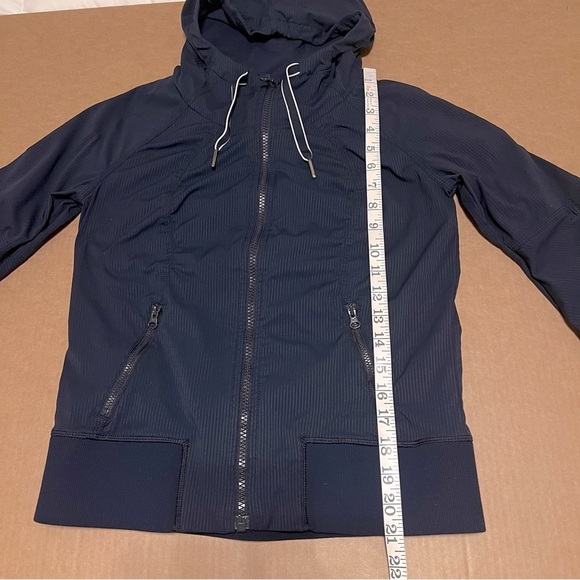Lululemon Dance Studio full zip hooded jacket navy blue, pinstripe size 4 (S) - Picture 5 of 16